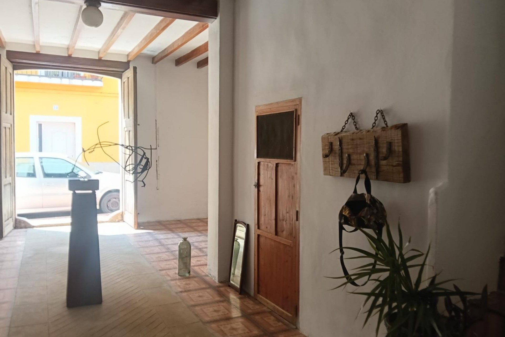 Brukt - Town House -
Jesus Pobre - Inland