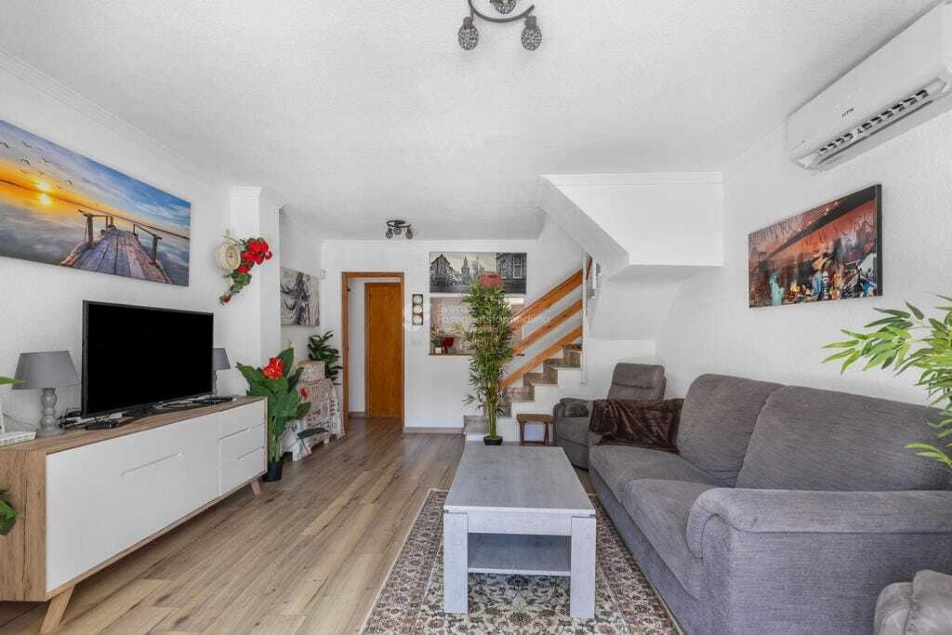 Brukt - Town House -
La Rosaleda - Inland