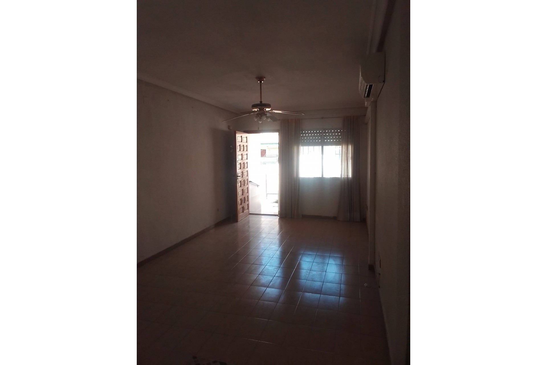 Brukt - Town House -
Lo Pagan - La Puntica