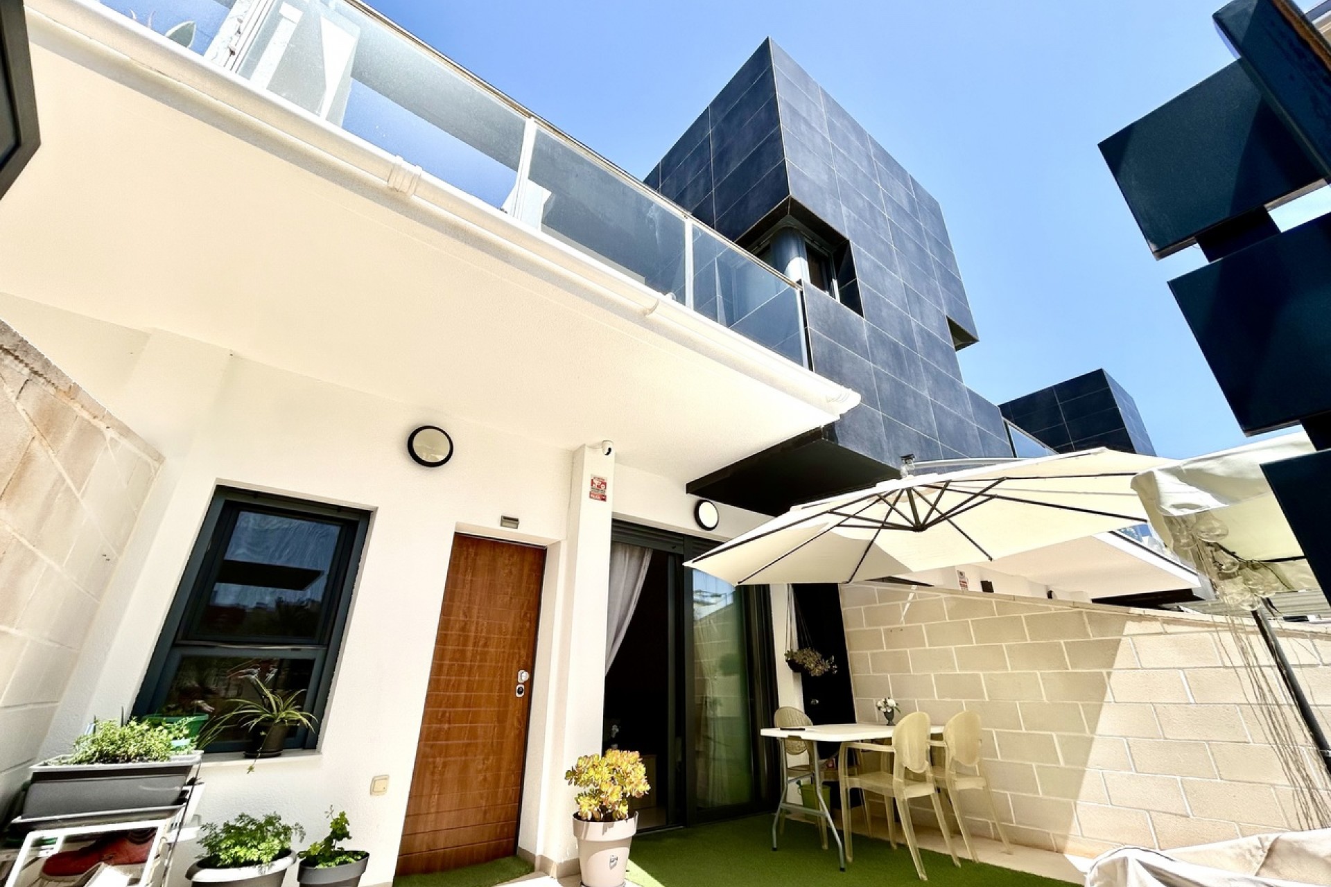 Brukt - Town House -
Los Dolses - Inland