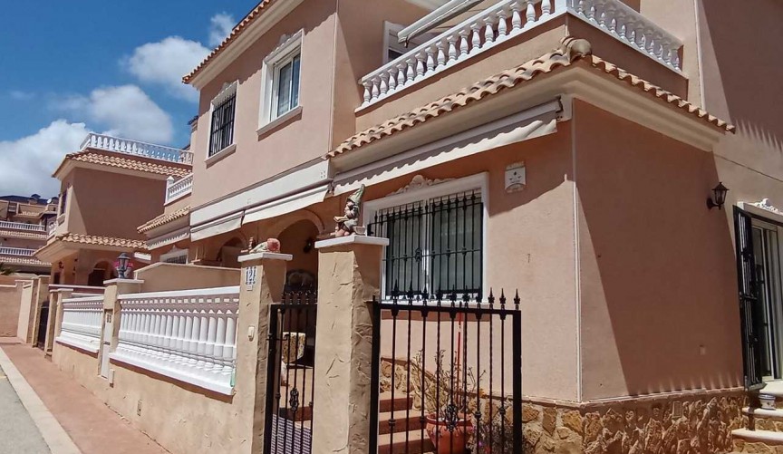 Brukt - Town House -
Los Dolses - Inland