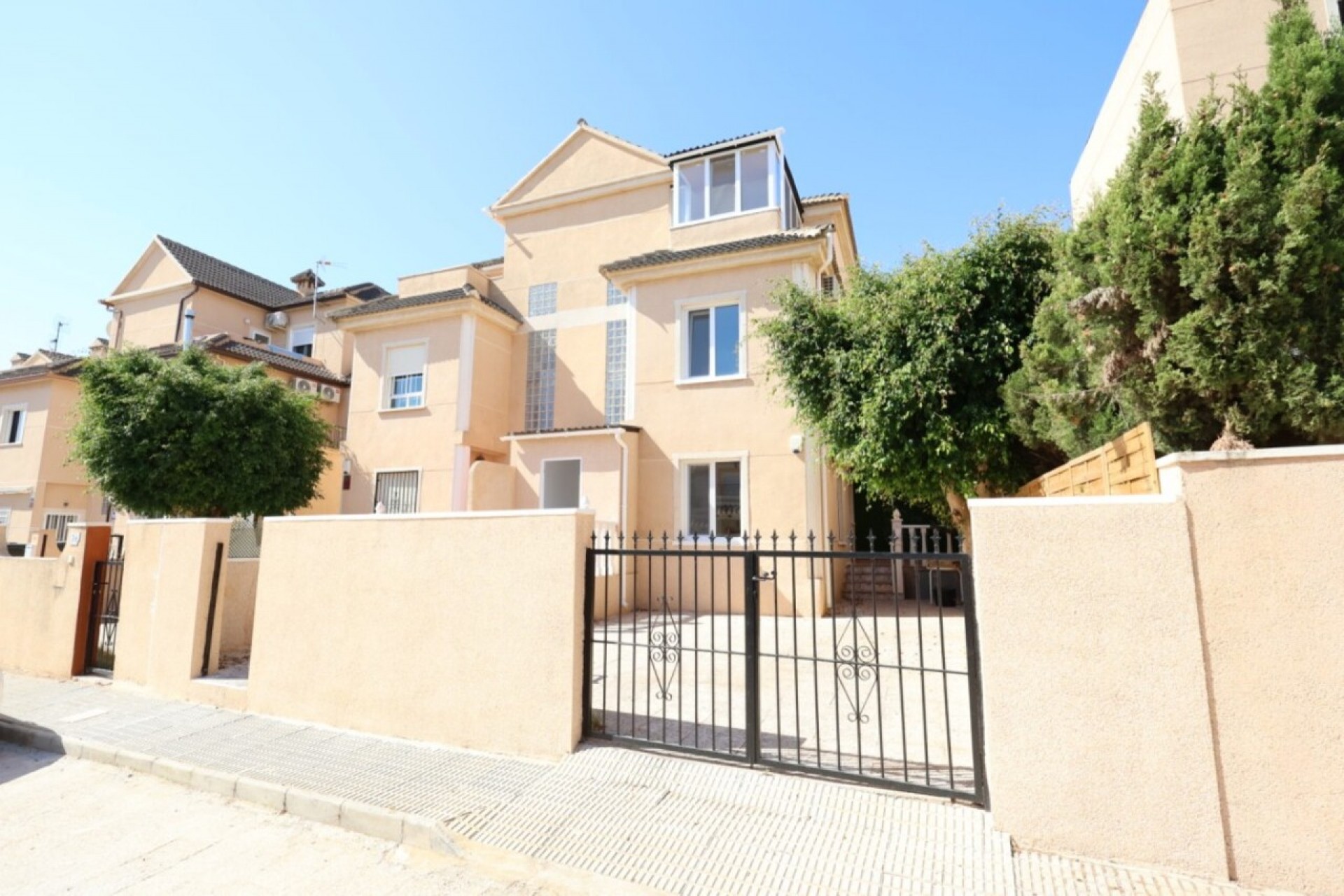 Brukt - Town House -
Orihuela Costa - Costa Blanca