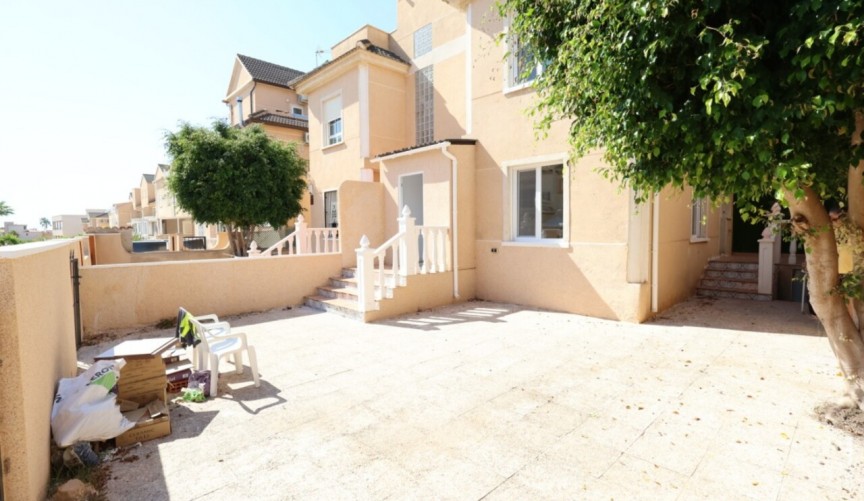 Brukt - Town House -
Orihuela Costa - Costa Blanca