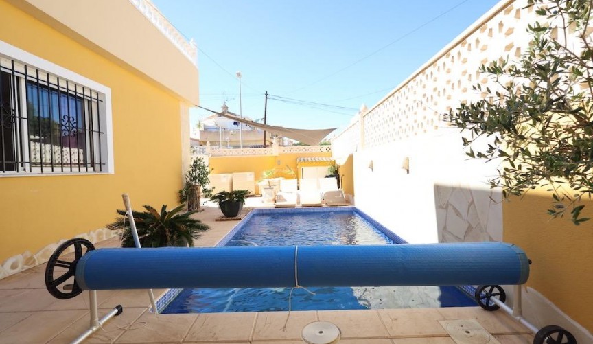 Brukt - Town House -
Orihuela Costa - Costa Blanca