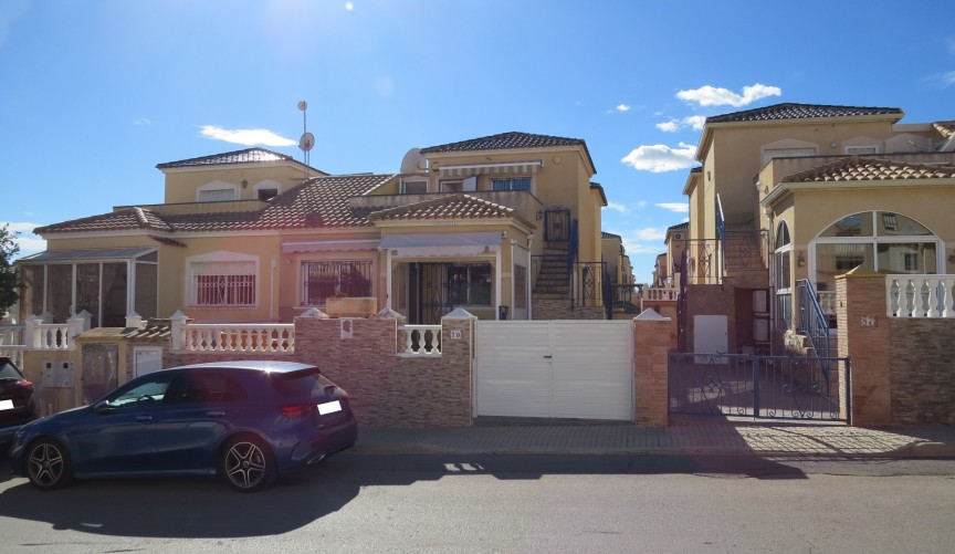 Brukt - Town House -
Orihuela Costa - Costa Blanca