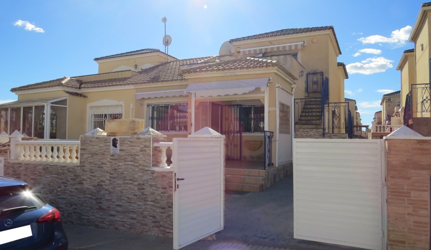 Brukt - Town House -
Orihuela Costa - Costa Blanca