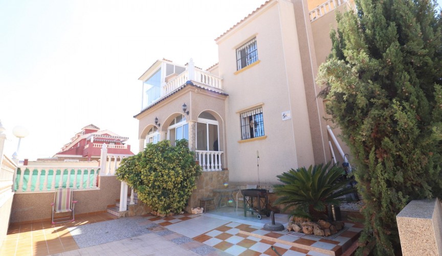 Brukt - Town House -
Orihuela Costa - Costa Blanca