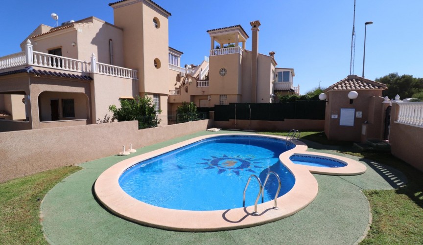 Brukt - Town House -
Orihuela Costa - Costa Blanca