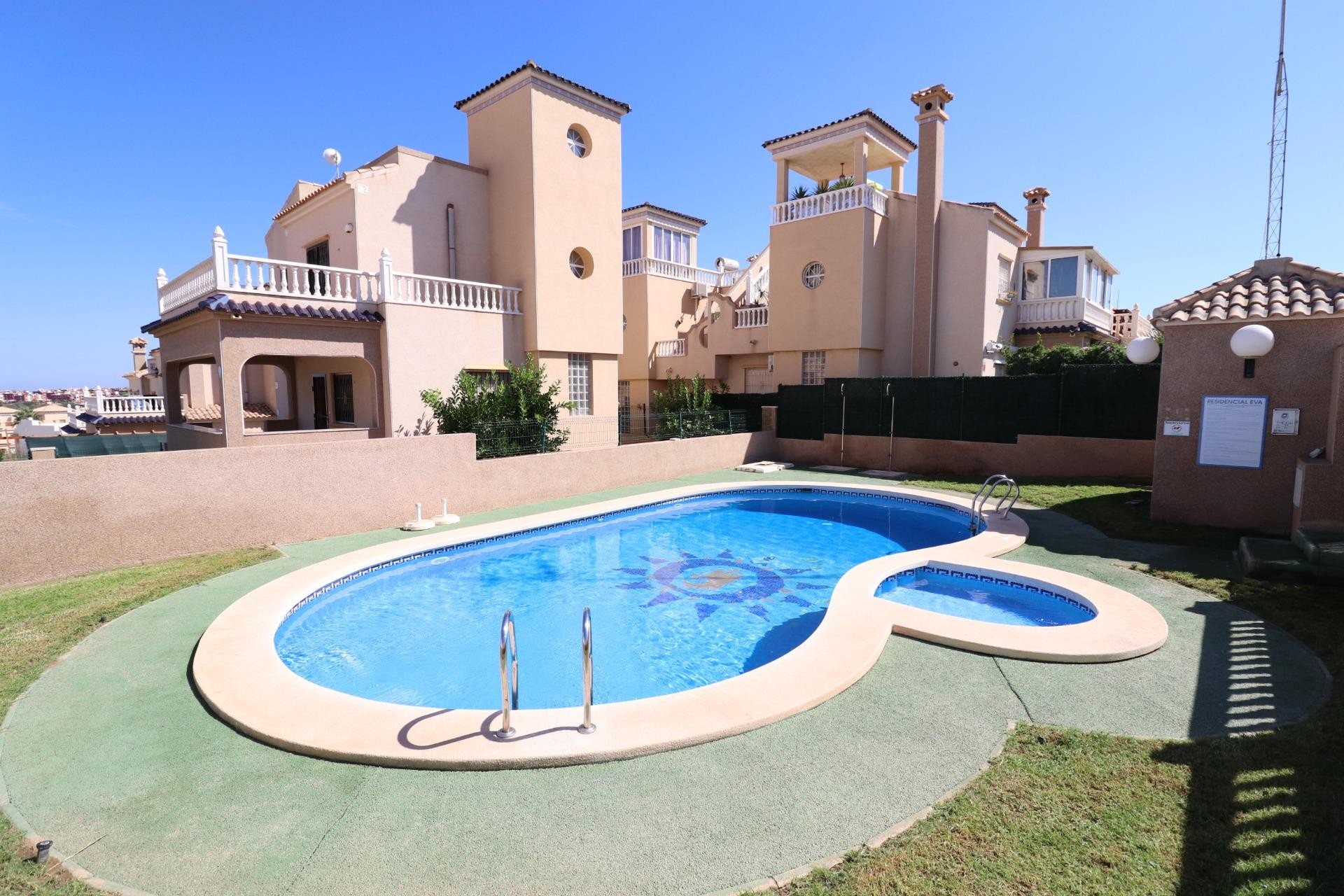 Brukt - Town House -
Orihuela Costa - Costa Blanca