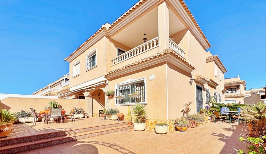 Brukt - Town House -
Orihuela Costa - Costa Blanca