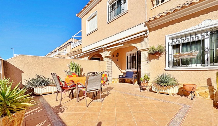 Brukt - Town House -
Orihuela Costa - Costa Blanca