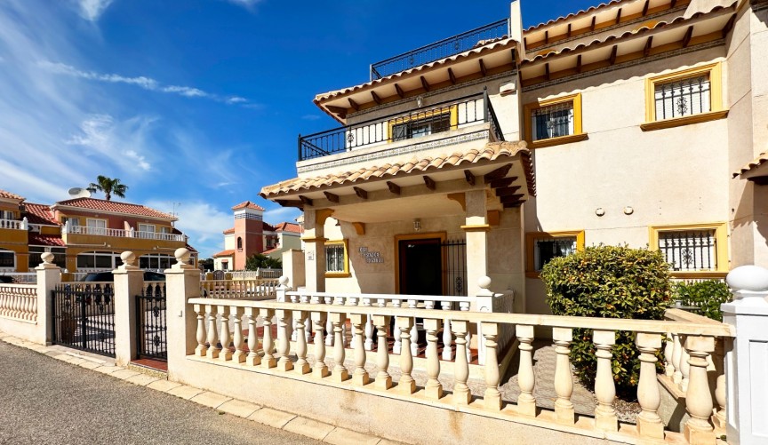 Brukt - Town House -
Orihuela Costa - Costa Blanca