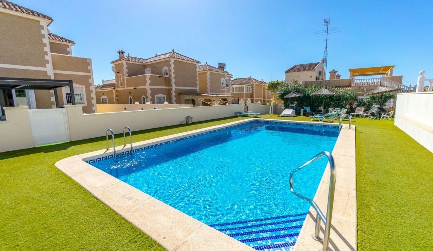 Brukt - Town House -
Orihuela Costa - Costa Blanca