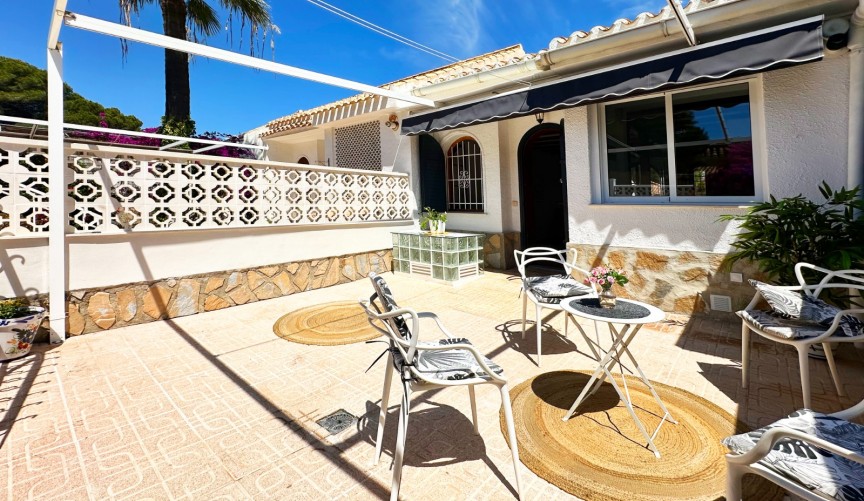 Brukt - Town House -
Orihuela Costa - Costa Blanca
