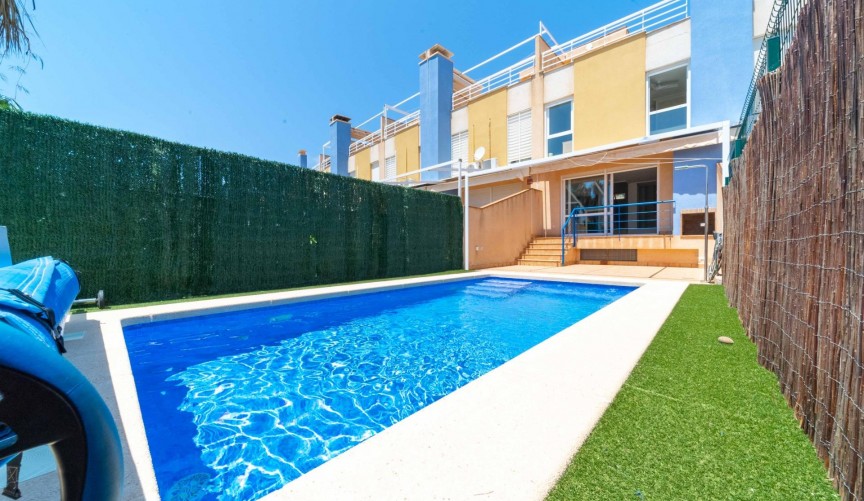 Brukt - Town House -
Orihuela Costa - Costa Blanca