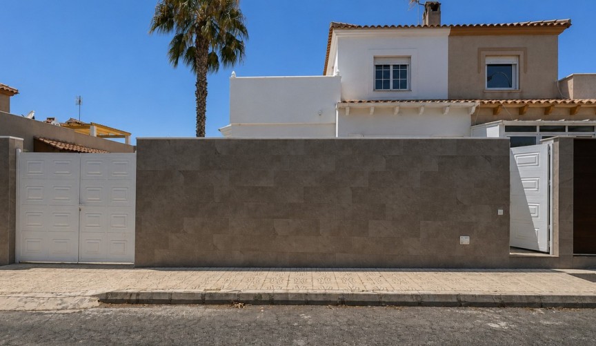 Brukt - Town House -
Orihuela Costa - Costa Blanca