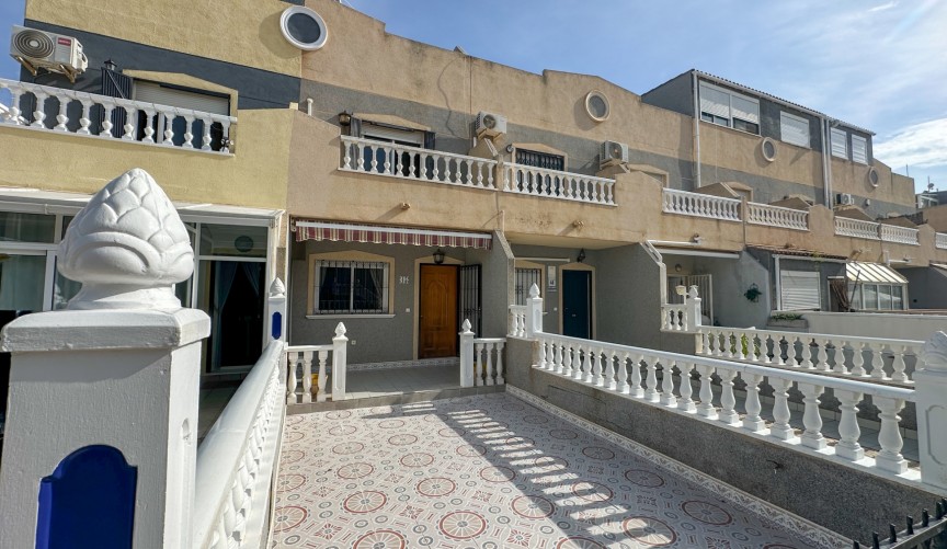Brukt - Town House -
Orihuela Costa - Costa Blanca