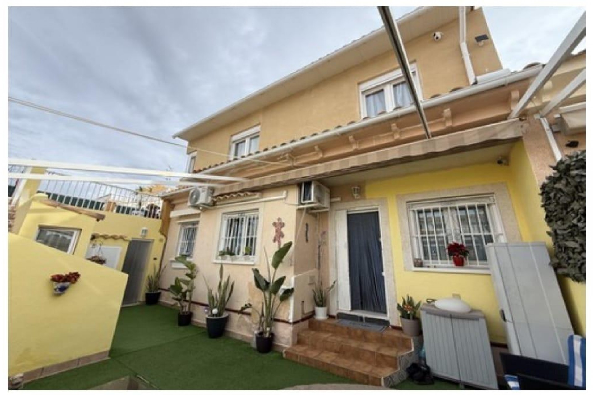 Brukt - Town House -
Orihuela Costa - La Florida