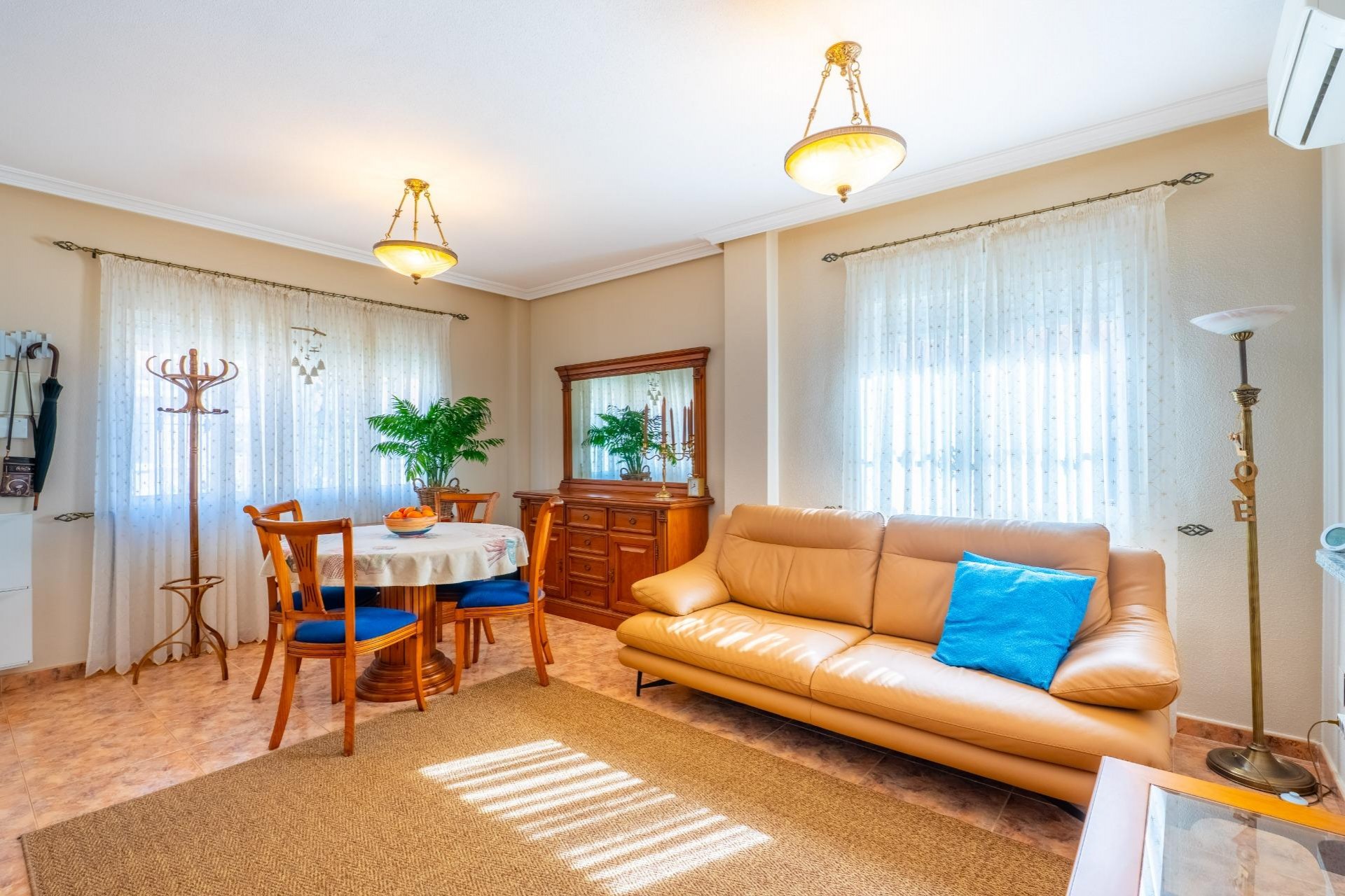 Brukt - Town House -
Orihuela Costa - La Regia