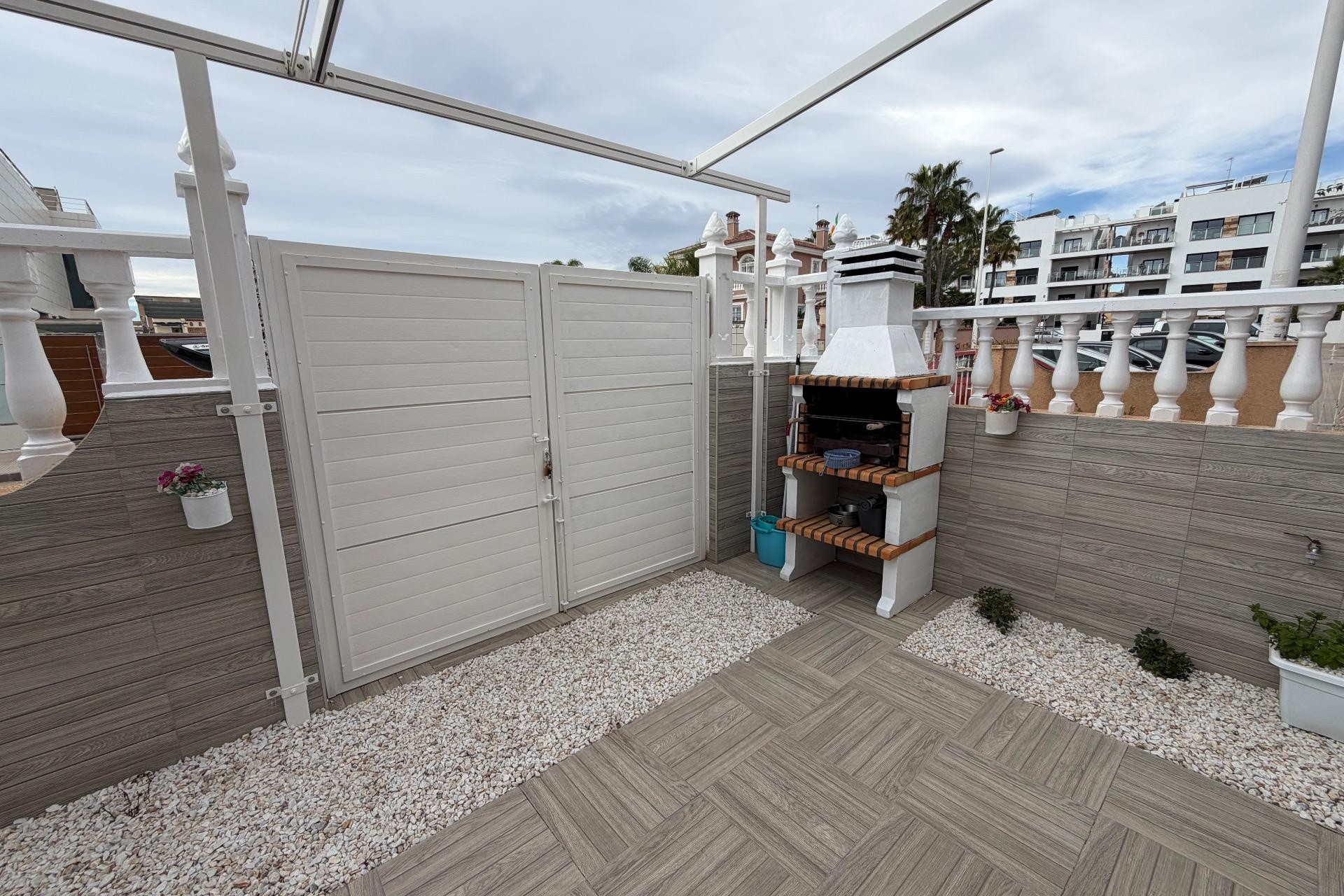 Brukt - Town House -
Orihuela Costa - La Zenia