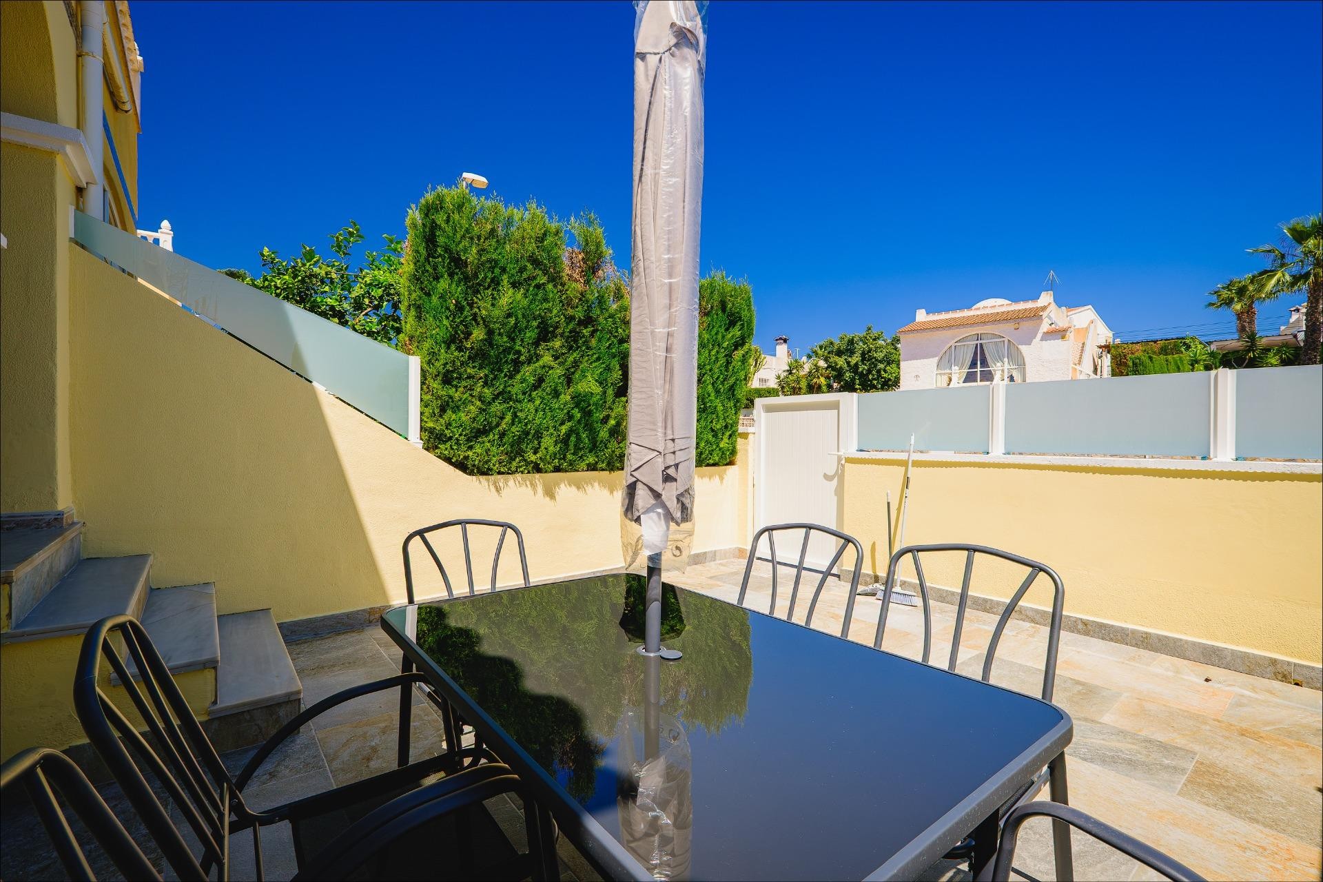 Brukt - Town House -
Orihuela Costa - Las Filipinas