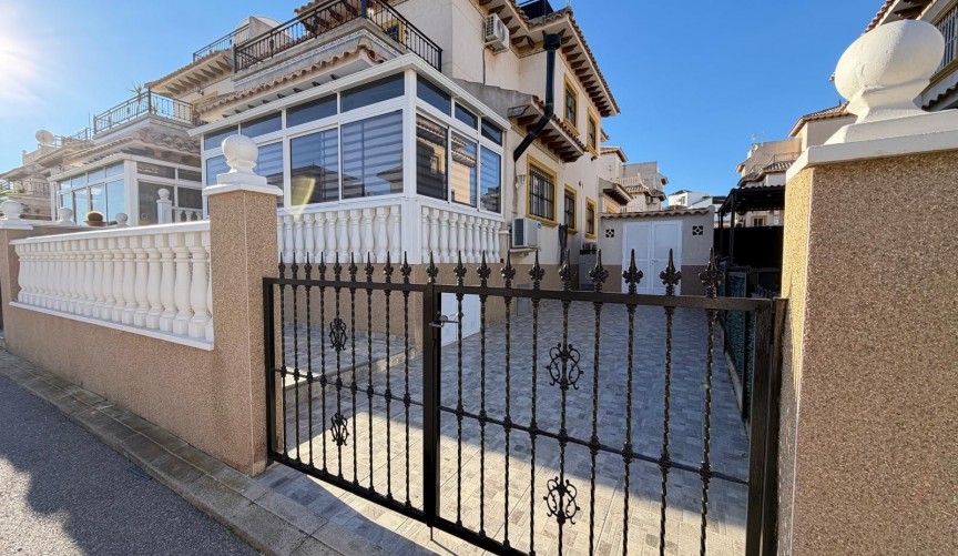 Brukt - Town House -
Orihuela Costa - Las Filipinas