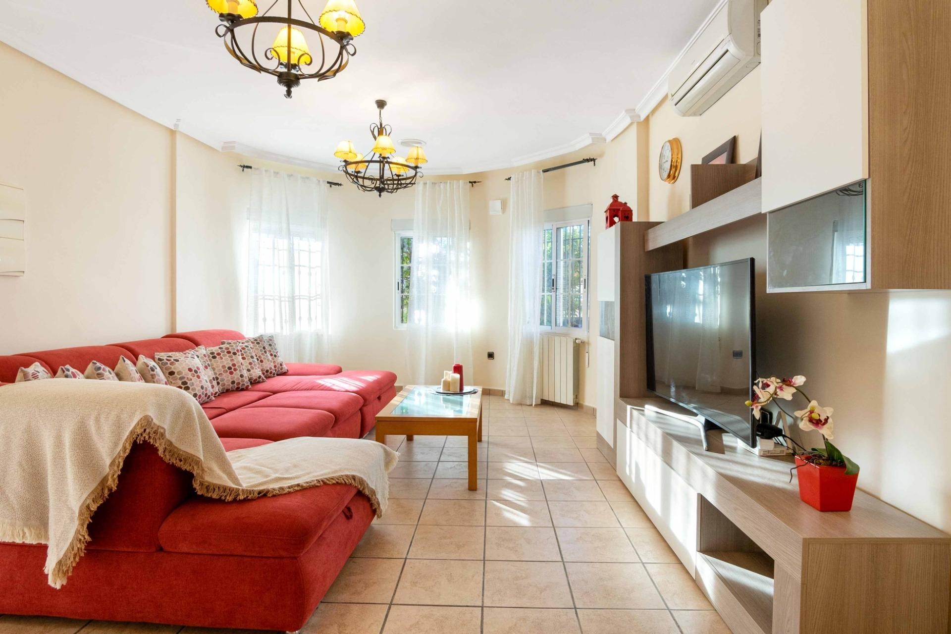 Brukt - Town House -
Orihuela Costa - Los Almendros-la Florida