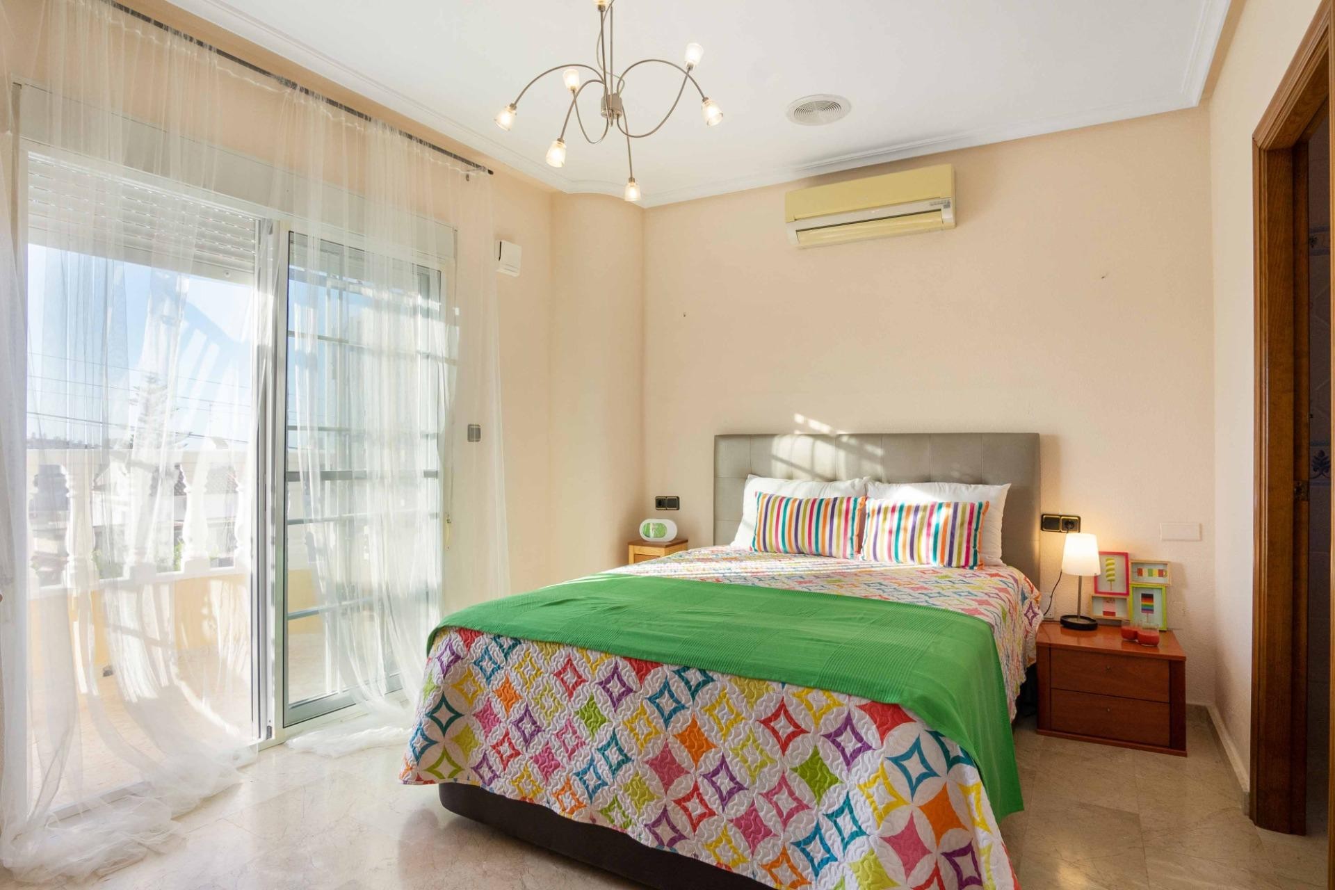 Brukt - Town House -
Orihuela Costa - Los Almendros-la Florida