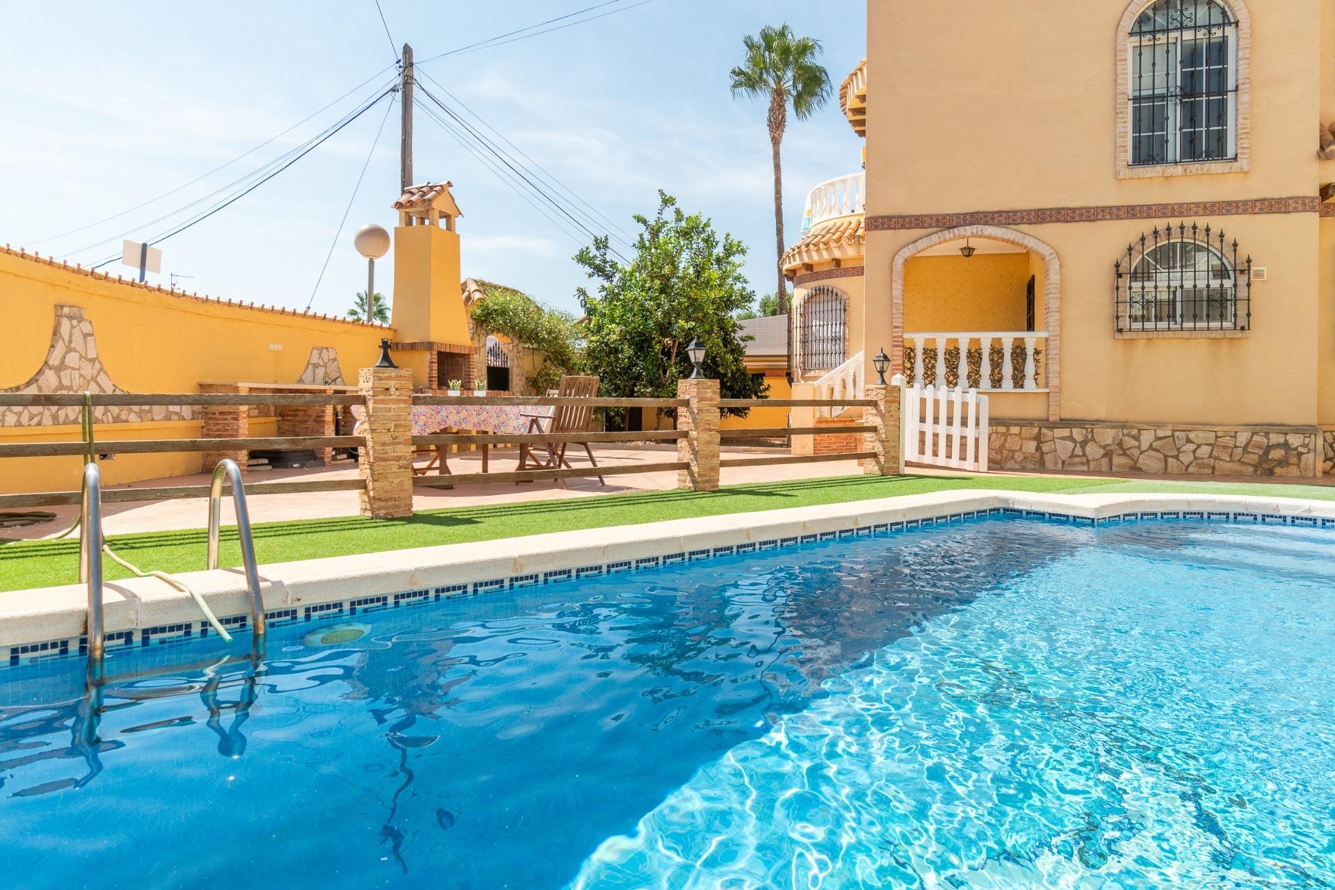 Brukt - Town House -
Orihuela Costa - Los Almendros-la Florida