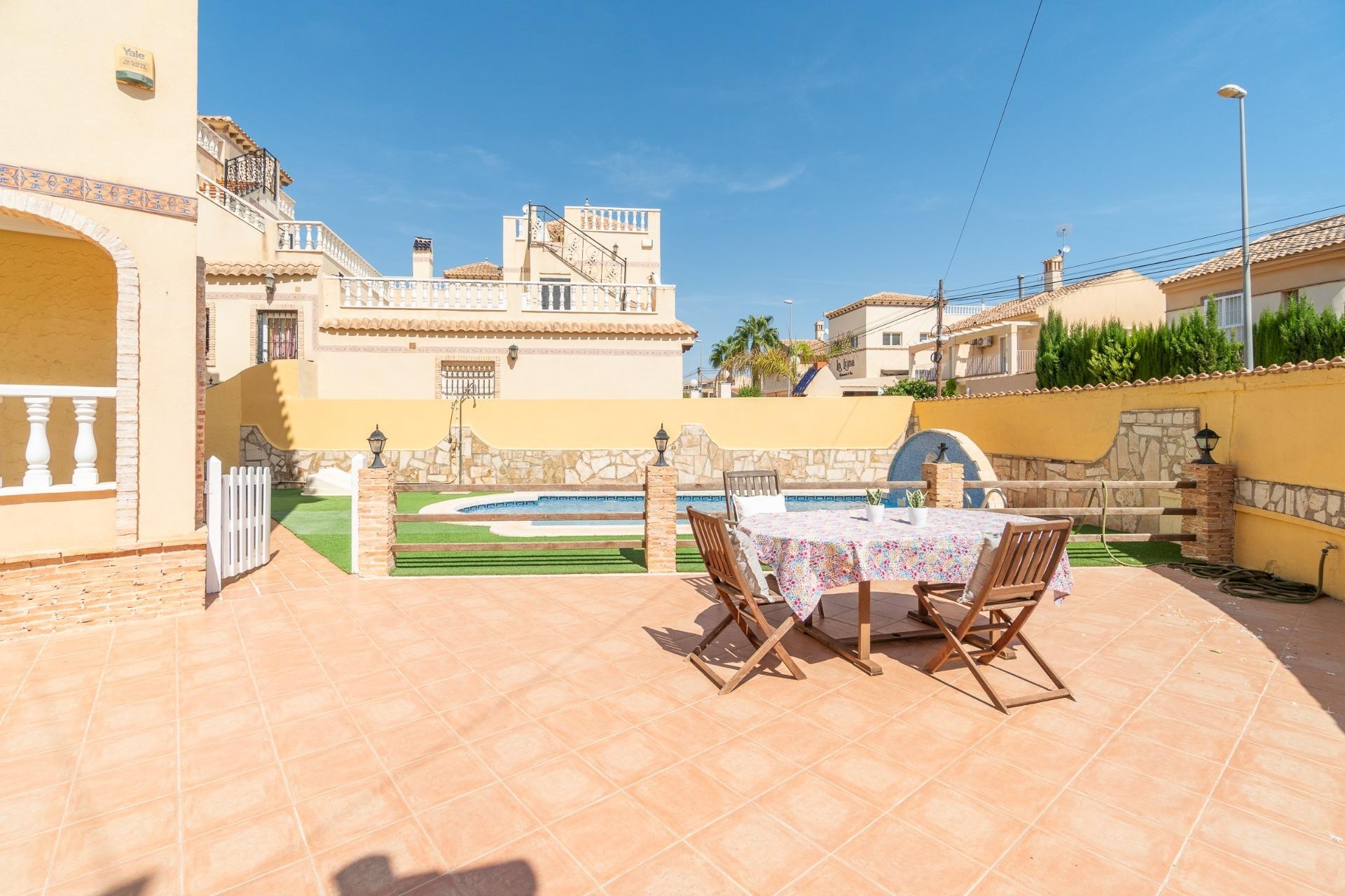 Brukt - Town House -
Orihuela Costa - Los Almendros-la Florida