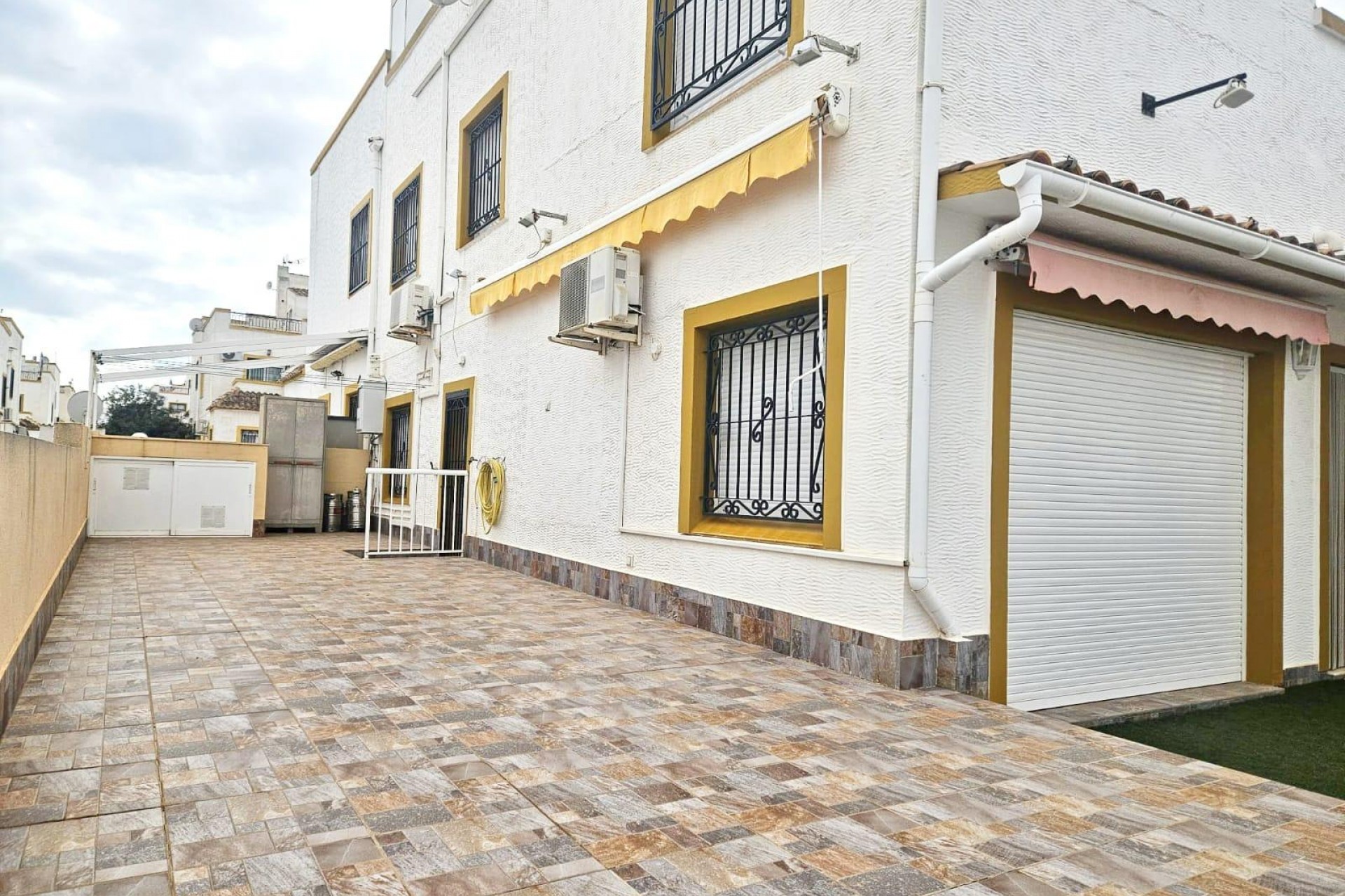 Brukt - Town House -
Orihuela Costa - Los Almendros-la Florida