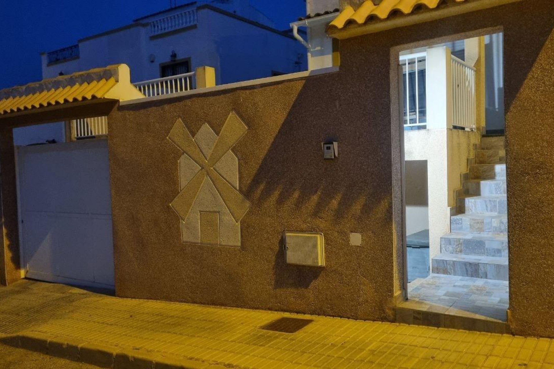 Brukt - Town House -
Orihuela Costa - Los Almendros-la Florida
