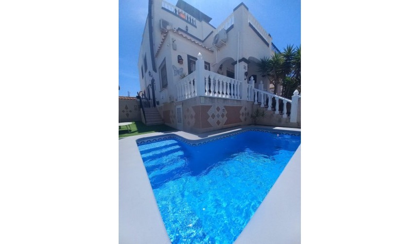 Brukt - Town House -
Orihuela Costa - Los Almendros-la Florida