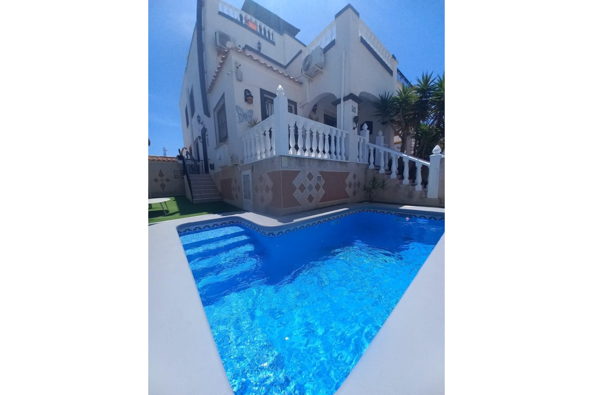Brukt - Town House -
Orihuela Costa - Los Almendros-la Florida
