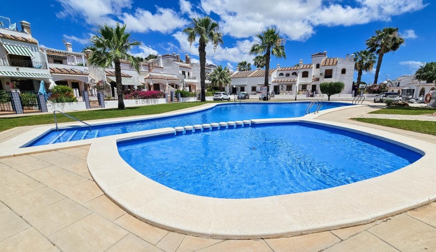 Brukt - Town House -
Orihuela Costa - PAU 8