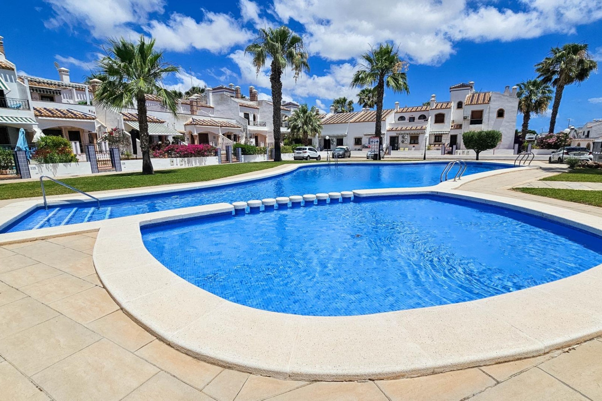 Brukt - Town House -
Orihuela Costa - PAU 8