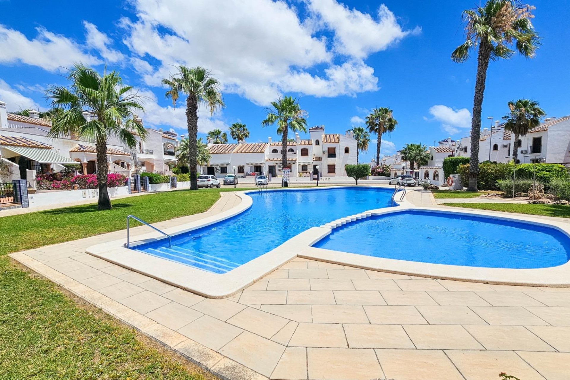 Brukt - Town House -
Orihuela Costa - PAU 8