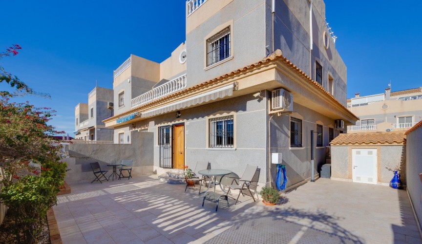 Brukt - Town House -
Orihuela Costa - Playa Flamenca