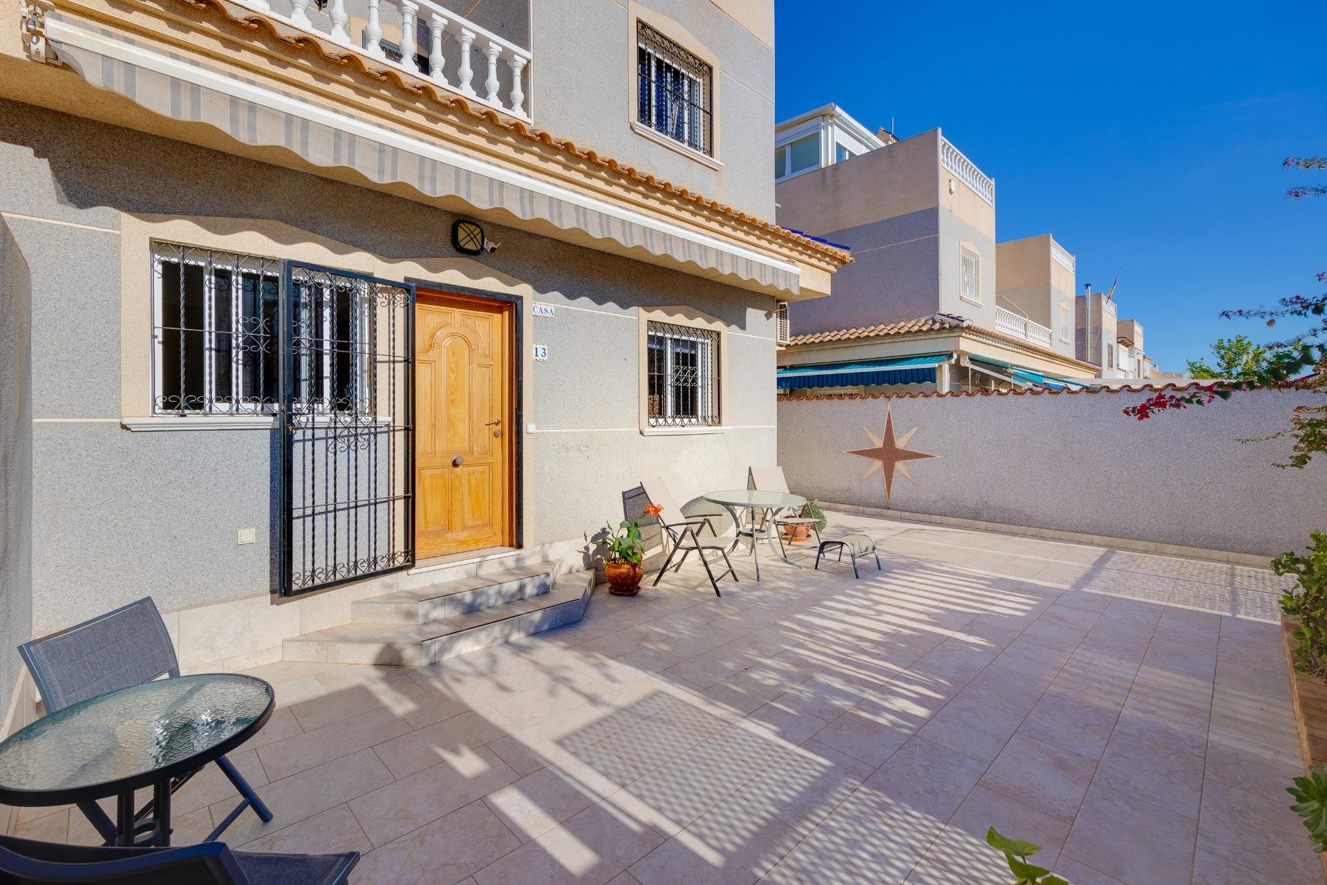 Brukt - Town House -
Orihuela Costa - Playa Flamenca