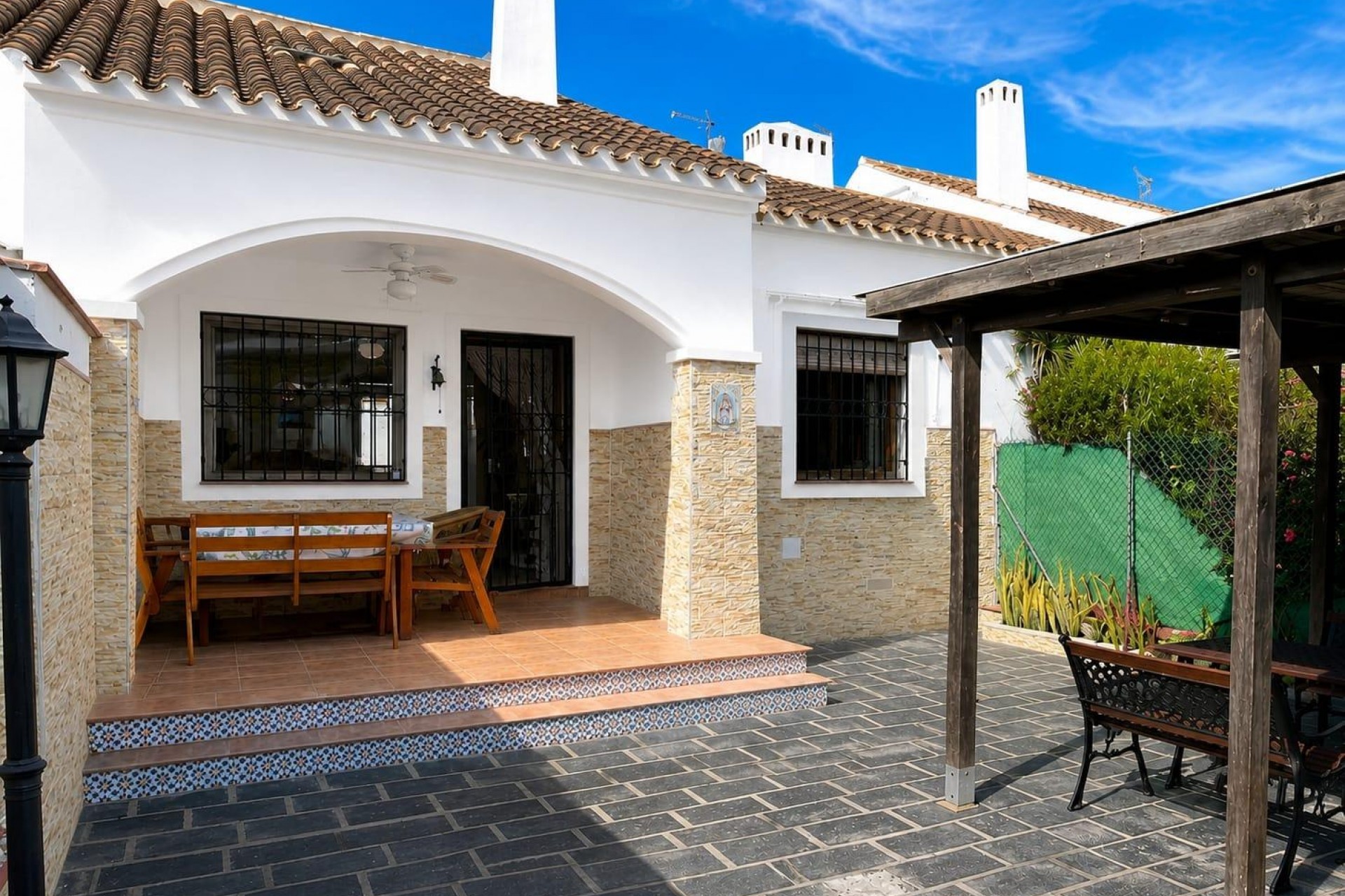 Brukt - Town House -
Pilar de la Horadada - Pueblo Latino
