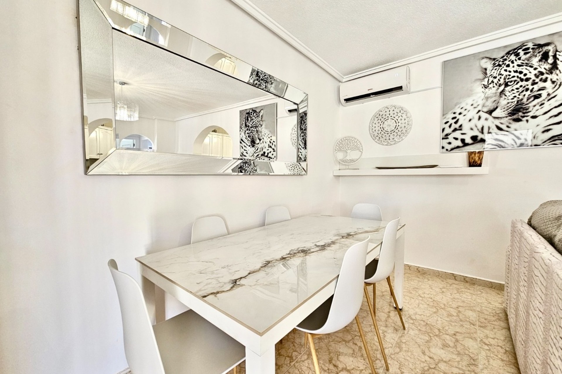 Brukt - Town House -
Punta Prima - Costa Blanca