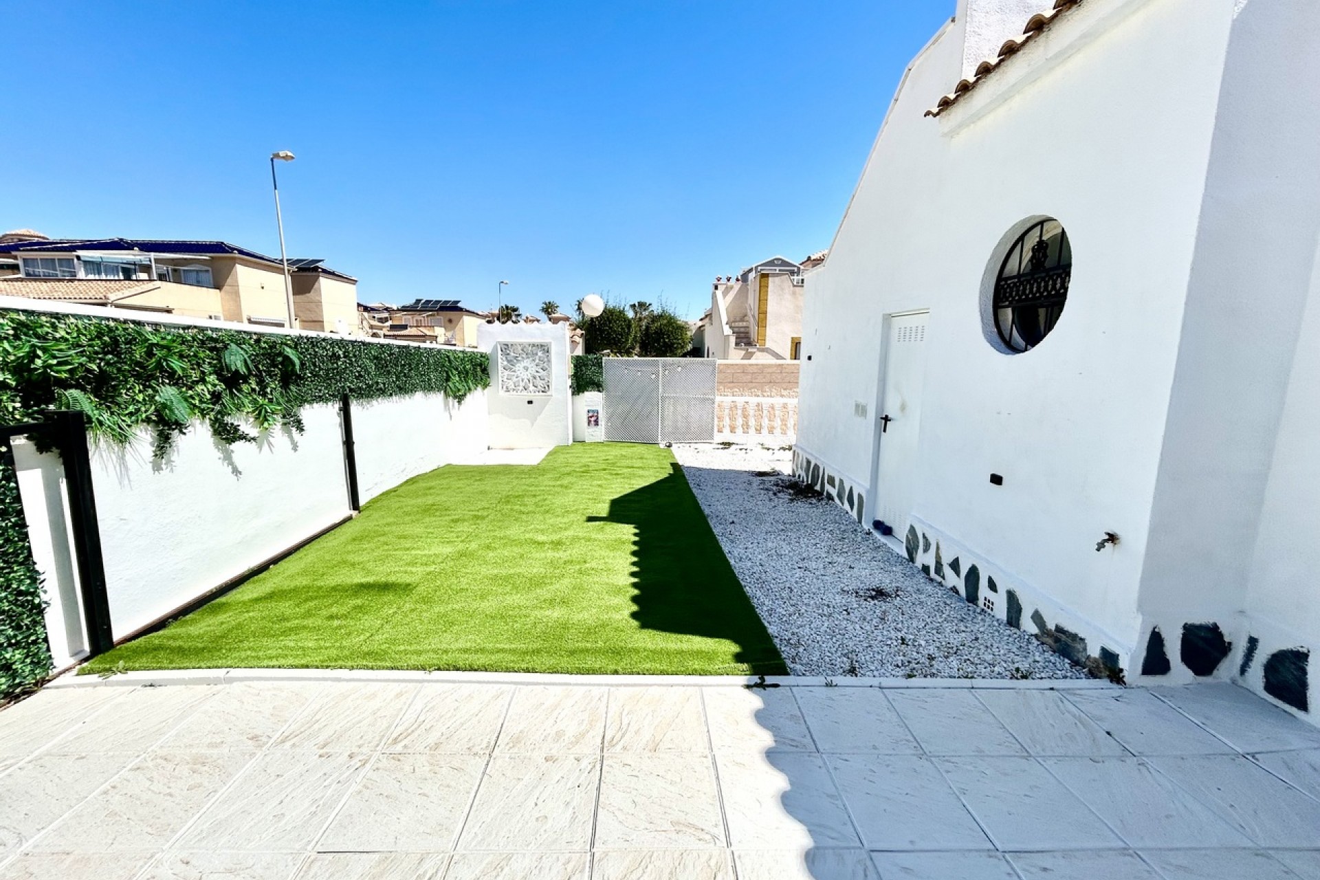Brukt - Town House -
Punta Prima - Costa Blanca