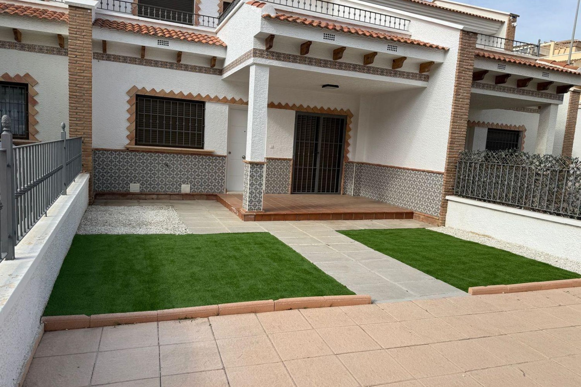 Brukt - Town House -
San Miguel de Salinas - Ciudad De Las Comunicaciones