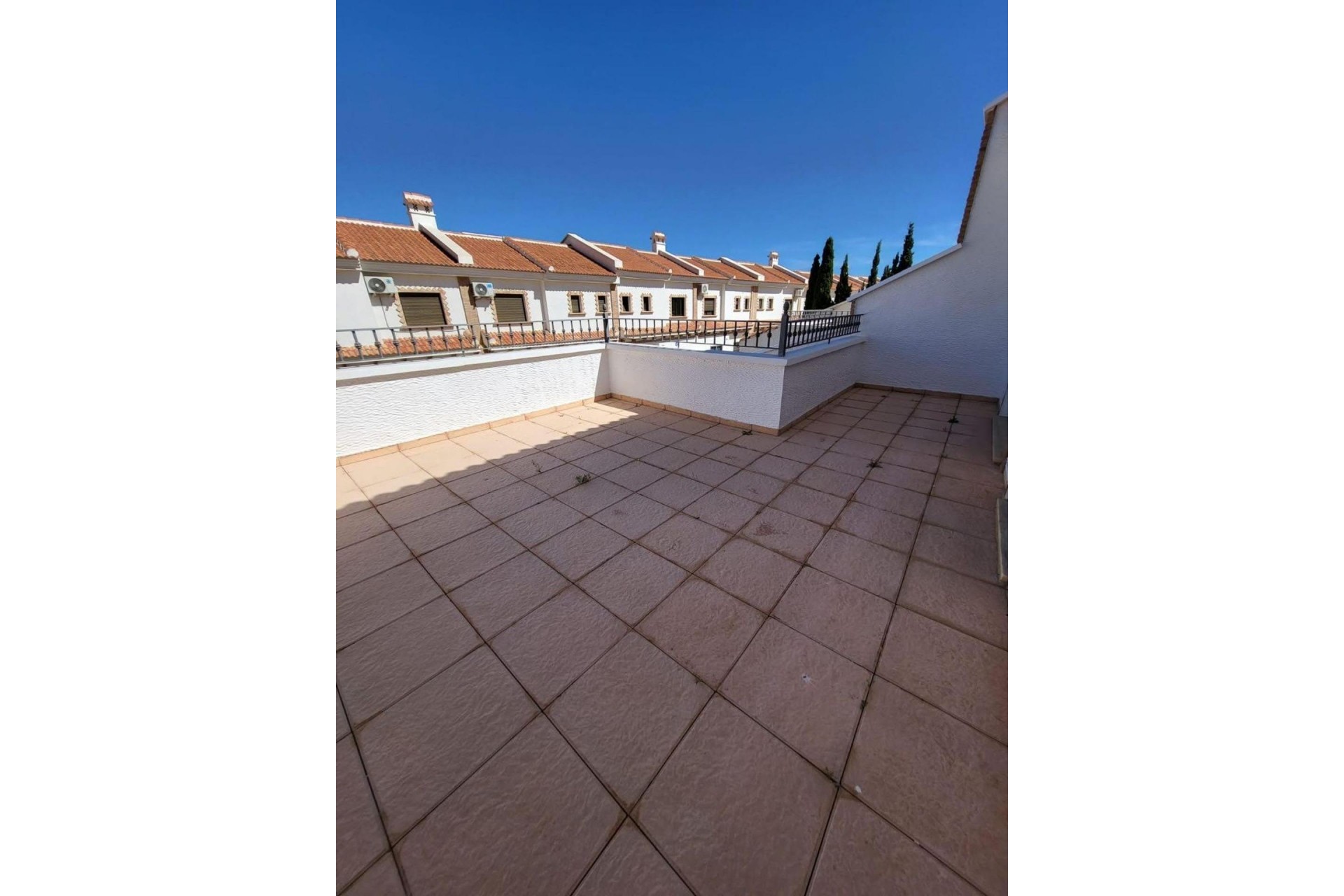 Brukt - Town House -
San Miguel de Salinas - Ciudad De Las Comunicaciones