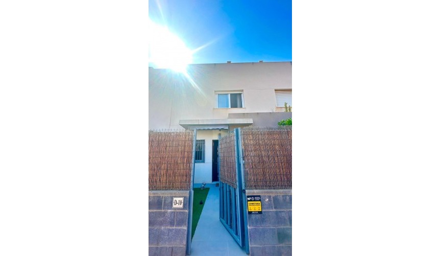 Brukt - Town House -
Torrevieja - aguas nuevas