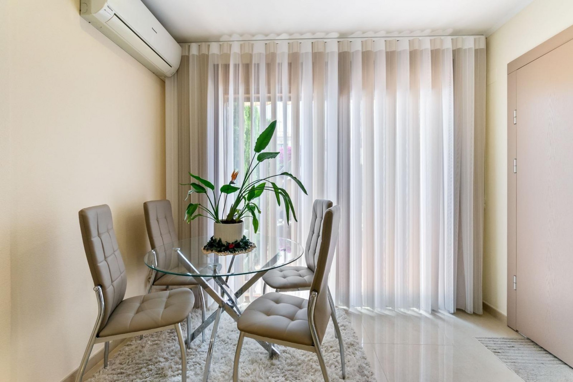 Brukt - Town House -
Torrevieja - aguas nuevas