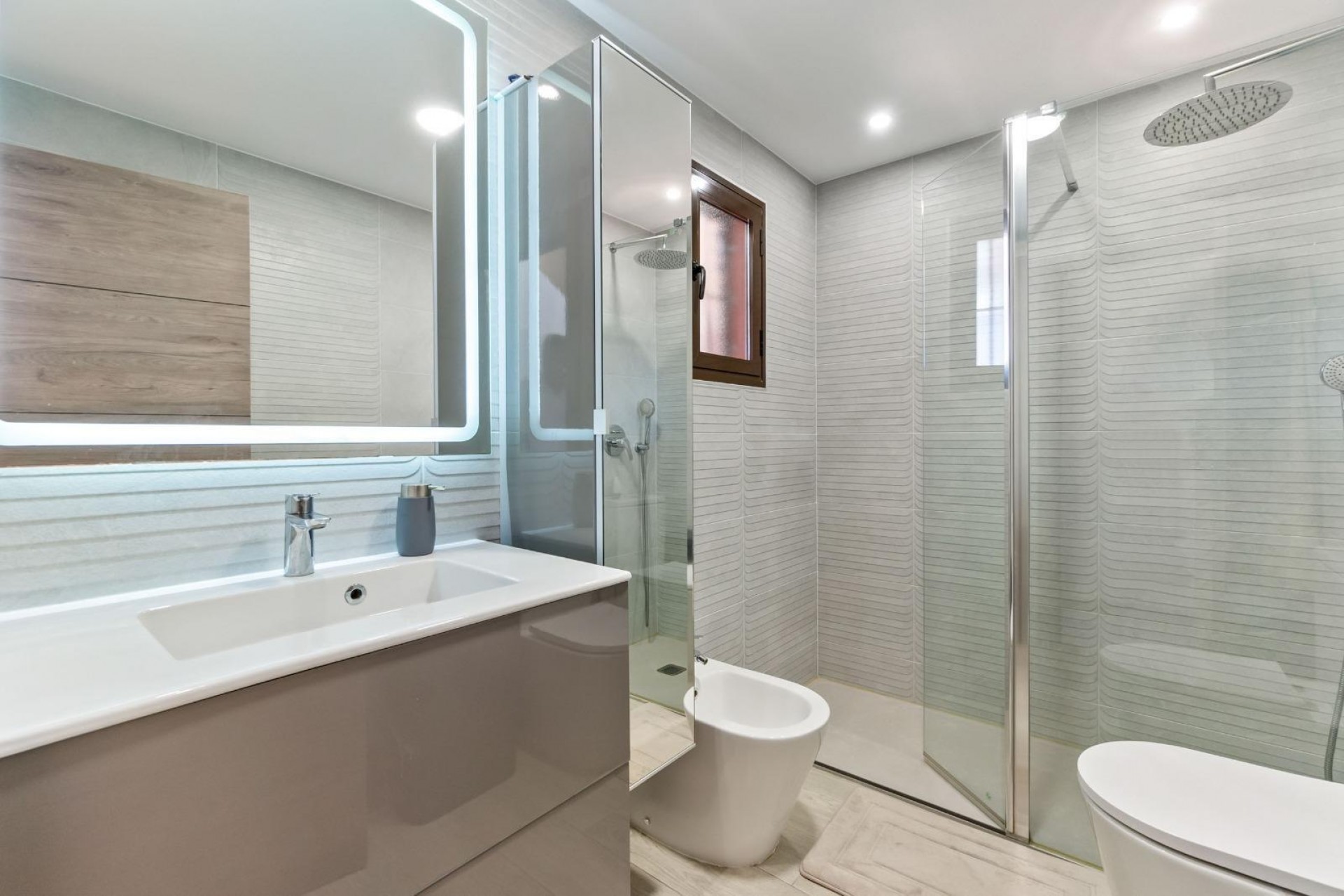 Brukt - Town House -
Torrevieja - aguas nuevas