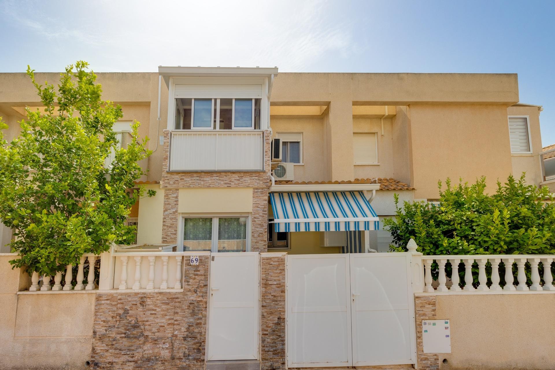 Brukt - Town House -
Torrevieja - aguas nuevas