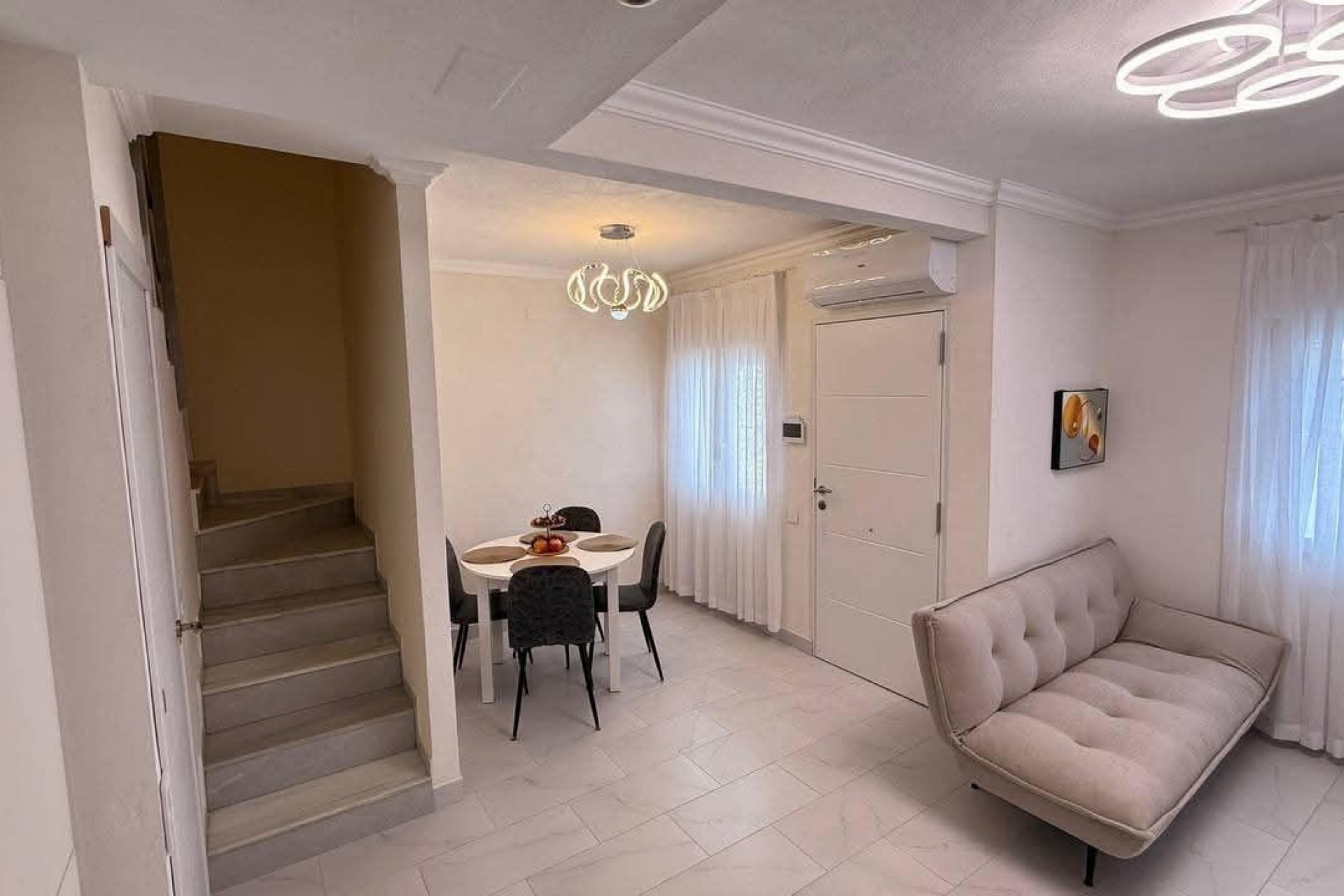 Brukt - Town House -
Torrevieja - Calas Blanca