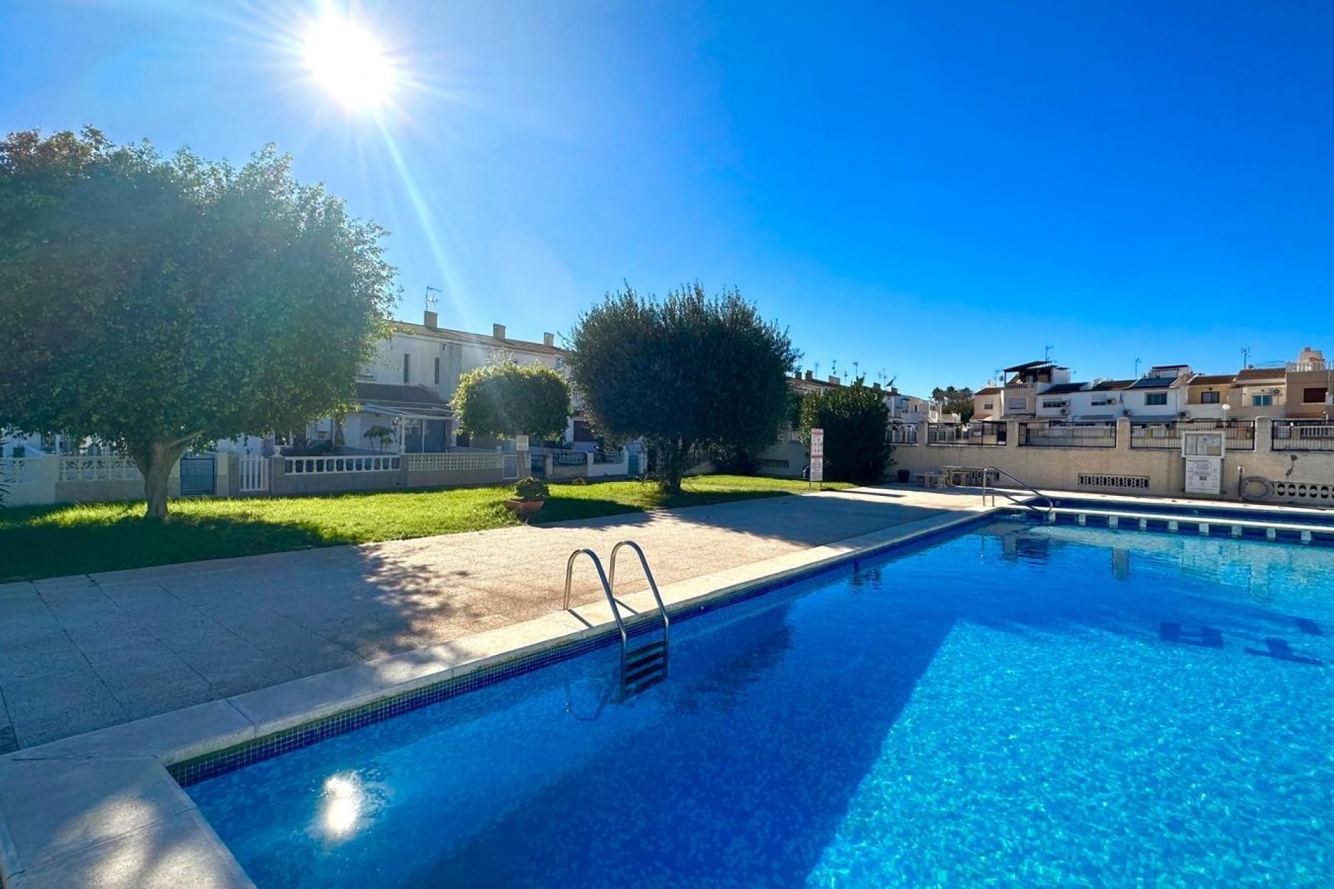 Brukt - Town House -
Torrevieja - Estacion De Autobuses